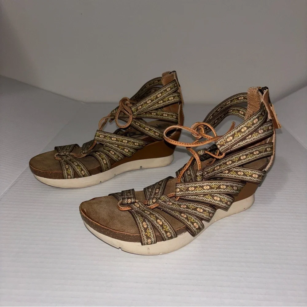 OTBT Way‎ Out Zippered Lace Up Wedge Sandals